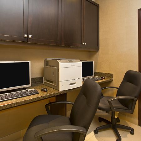 Holiday Inn Express Kingston Central By Ihg Bagian luar foto