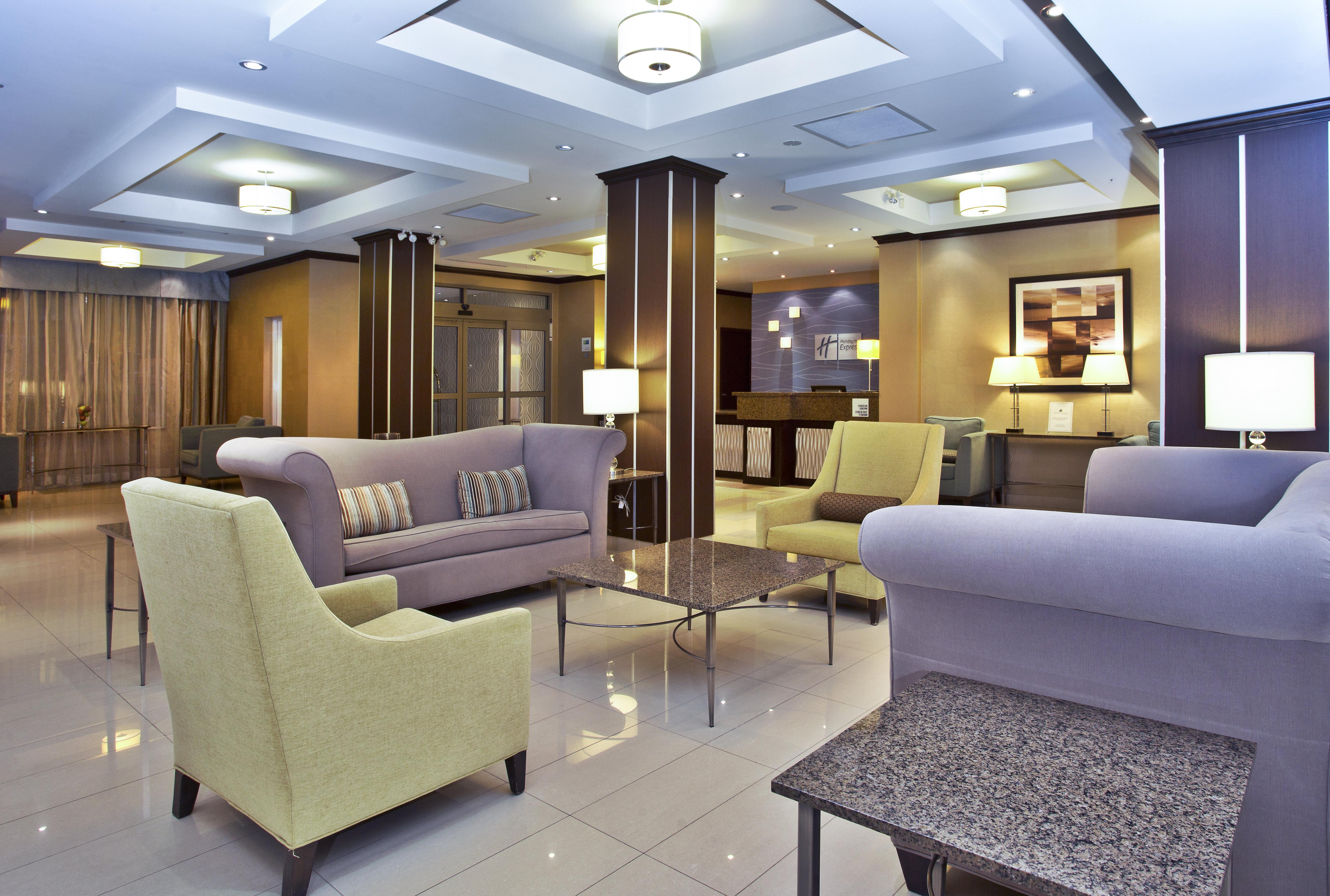 Holiday Inn Express Kingston Central By Ihg Bagian luar foto