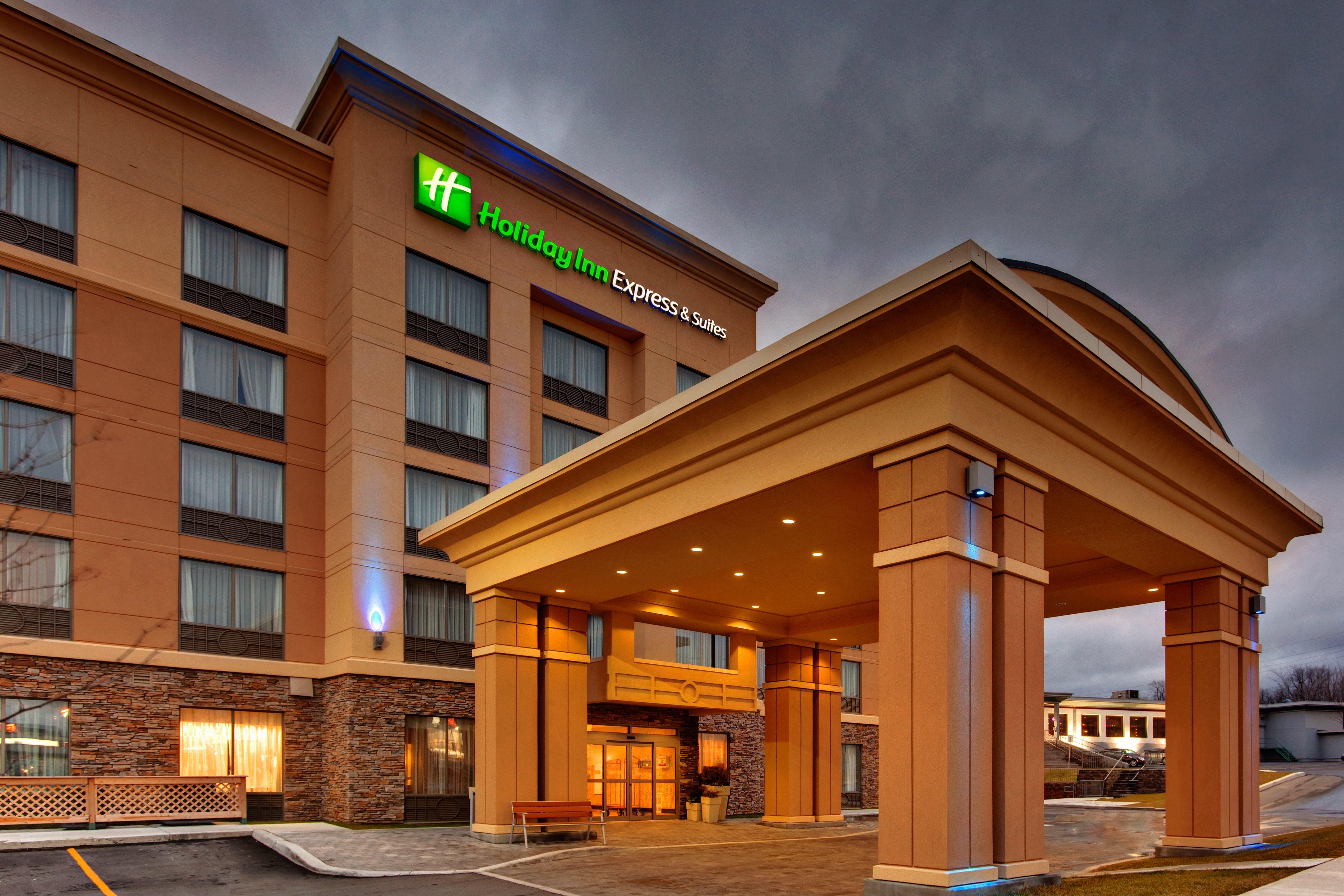 Holiday Inn Express Kingston Central By Ihg Bagian luar foto