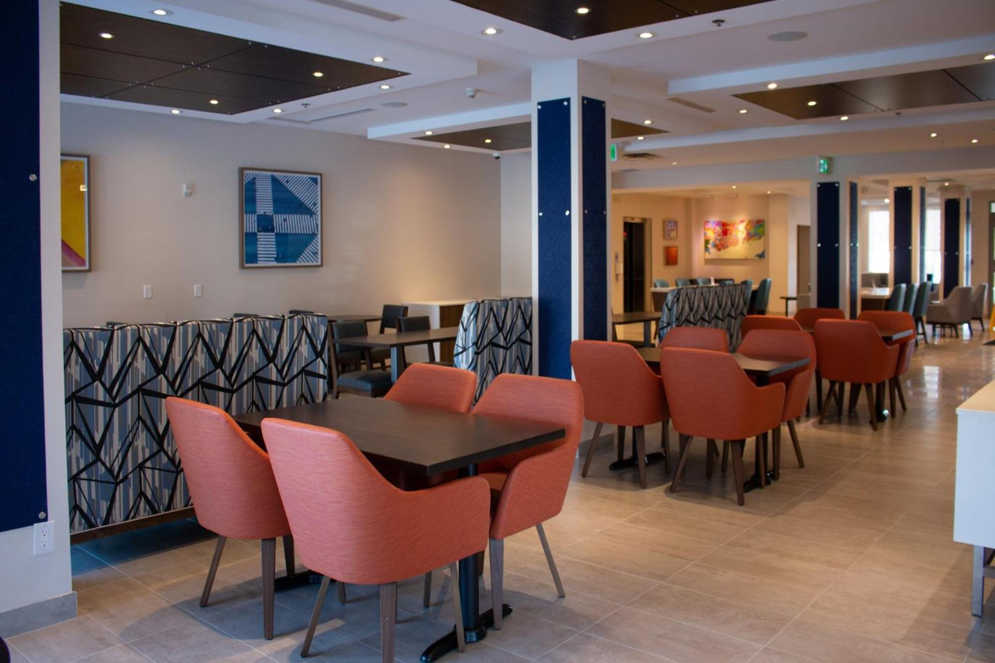 Holiday Inn Express Kingston Central By Ihg Bagian luar foto