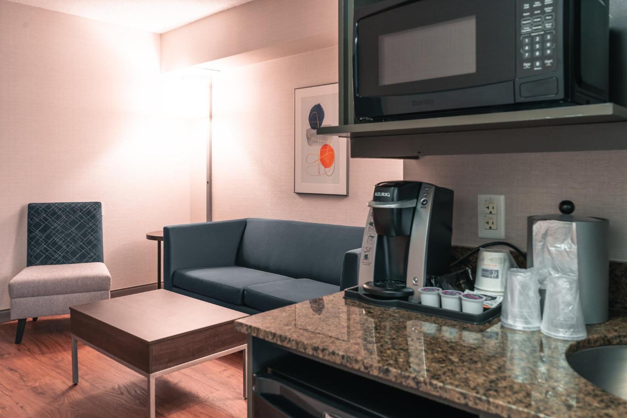 Holiday Inn Express Kingston Central By Ihg Bagian luar foto