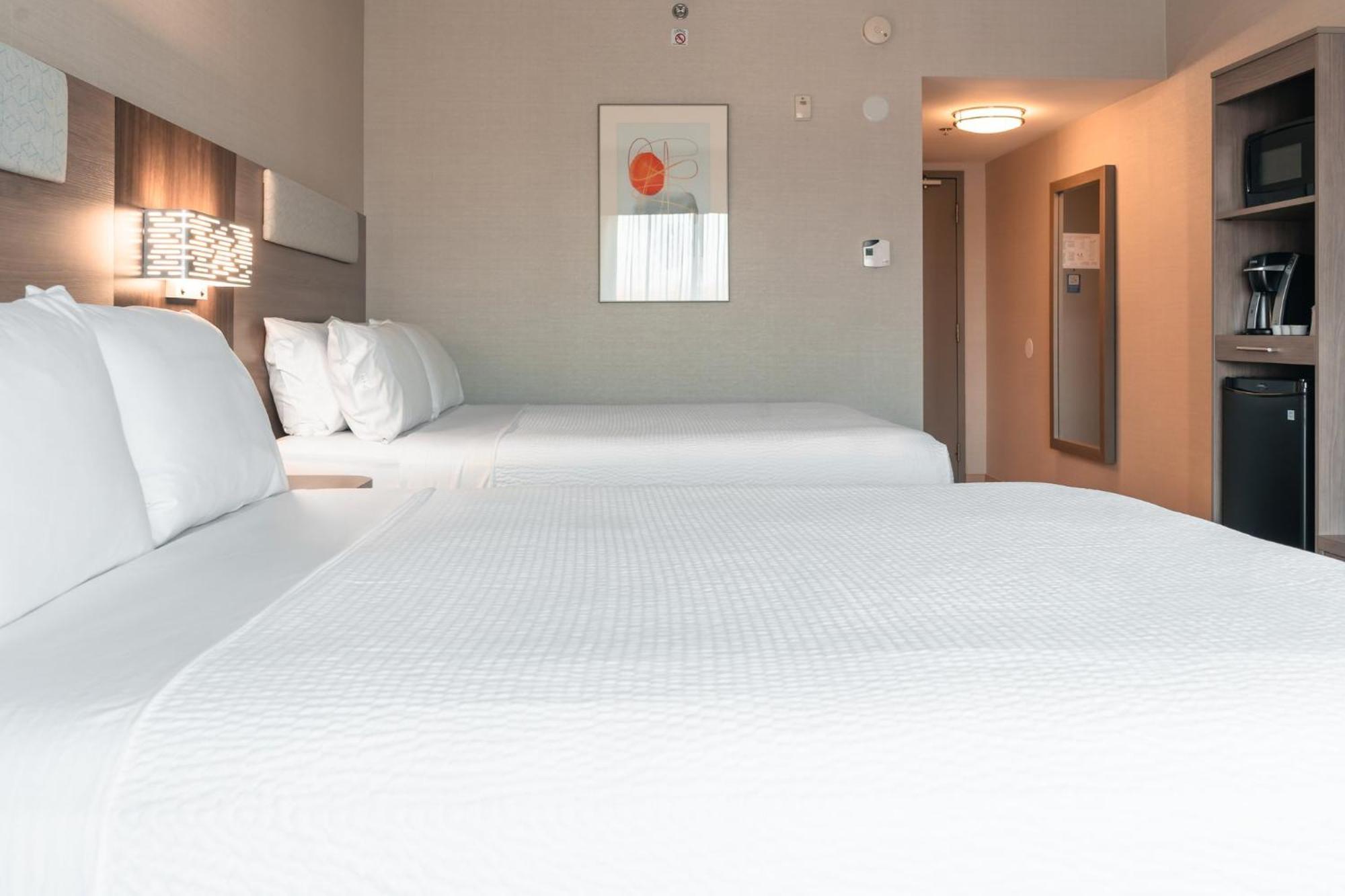 Holiday Inn Express Kingston Central By Ihg Bagian luar foto