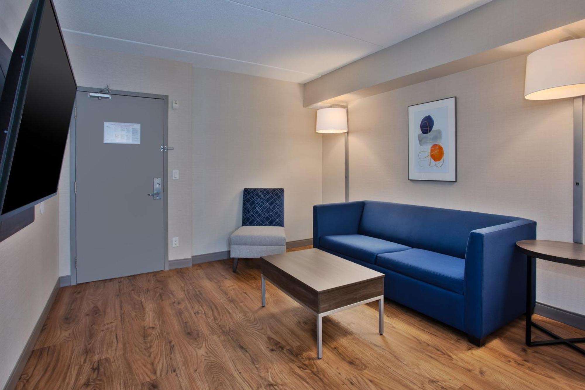 Holiday Inn Express Kingston Central By Ihg Bagian luar foto