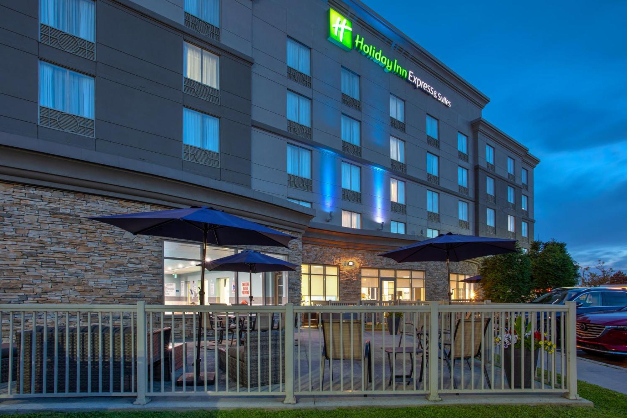 Holiday Inn Express Kingston Central By Ihg Bagian luar foto